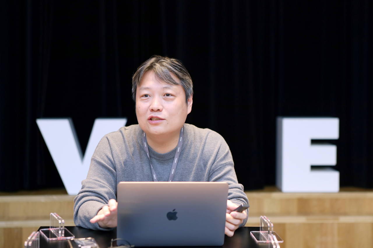 김상범 네이버 서치 CIC(사내 독립기업) 책임리더. 네이버는 28일 온라인으로 진행된 네이버 밋업 행사에서 새로운 AI 검색 브랜드 ‘에어서치’ 를 소개했다.[네이버 제공]