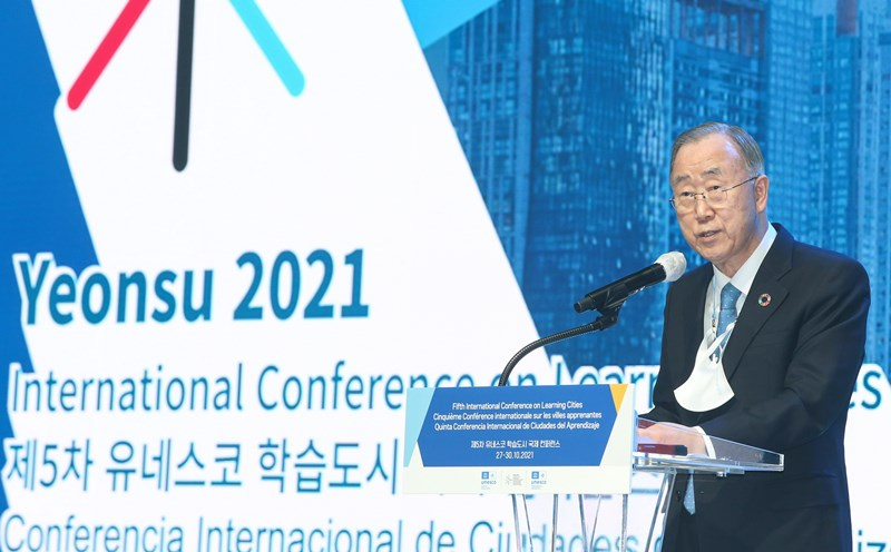 28일 열린 제5차 유네스코 학습도시 국제회의(이하 ICLC) 평생학습도시 개회식에서 반기문 전 총장 기조연설을 하고 있다.