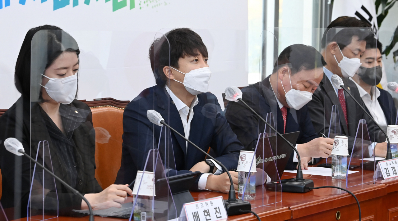 이준석 국민의힘 대표가 지난 28일 오전 국회에서 열린 최고위원회의에 발언하고 있다. [연합]