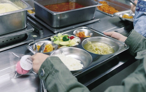 채식 급식을 받는 모습 [연합]
