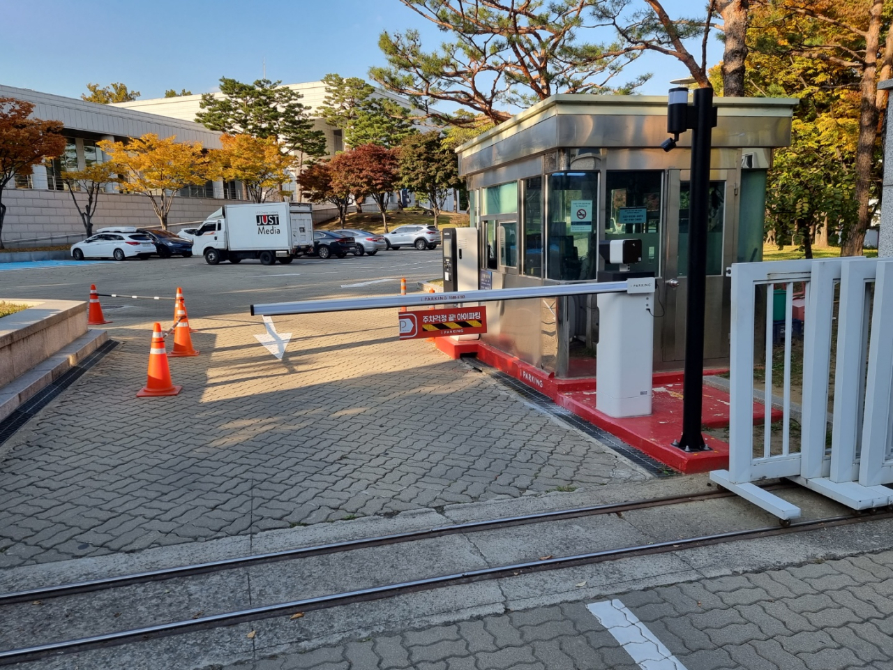 서울 용산구 소재 백범김구기념관 앞 주차장의 주차 관제 장치 모습. 국내산 제품이 설치돼 있다. 김지헌 기자