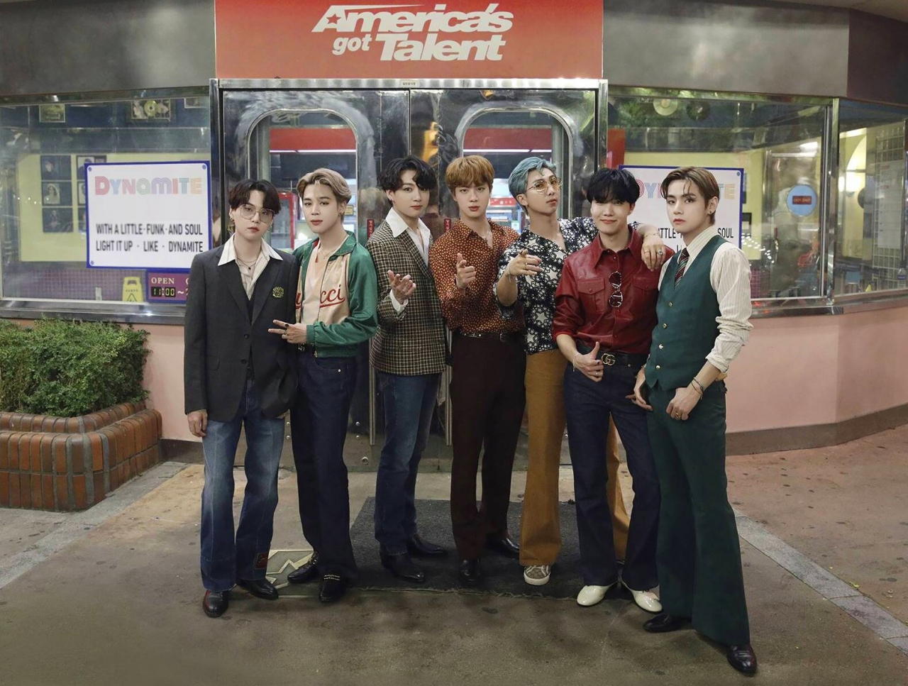 BTS 다이너마이트 찍었던 락스빌, 거대 야외게임장으로 - 헤럴드경제