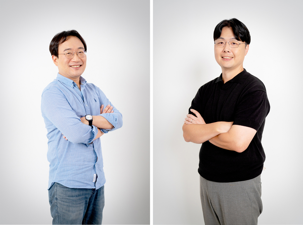 현동진(왼쪽) 로보틱스랩 현동진 상무, 추교웅 전자담당 전무. [현대차그룹 제공]