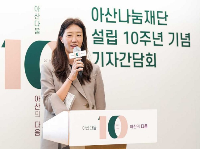 정남이 아산나눔재단 상임이사가 2일 역삼동 마루360에서 진행된 기자간담회에서 10년간 스타트업을 양성한 성과에 대해 설명하고 있다.[아산나눔재단 제공]