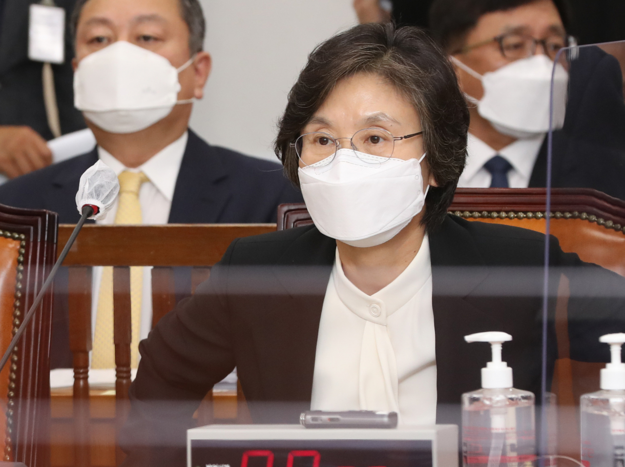 노정희 중앙선거관리위원장이 지난달 8일 서울 여의도 국회에서 열린 행정안전위원회의 중앙선거관리위원회에 대한 국정감사에 출석하고 있다. [연합]