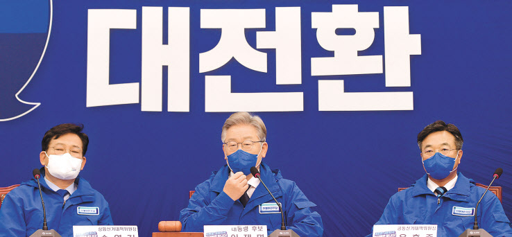 더불어민주당 이재명 대선 후보가 3일 오전 국회에서 열린 중앙선거대책위원회의에 참석, 발언하고 있다. 이상섭 기자