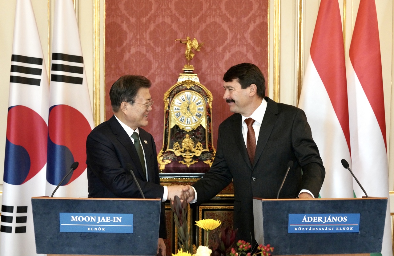 Presidents Moon Jae-in and