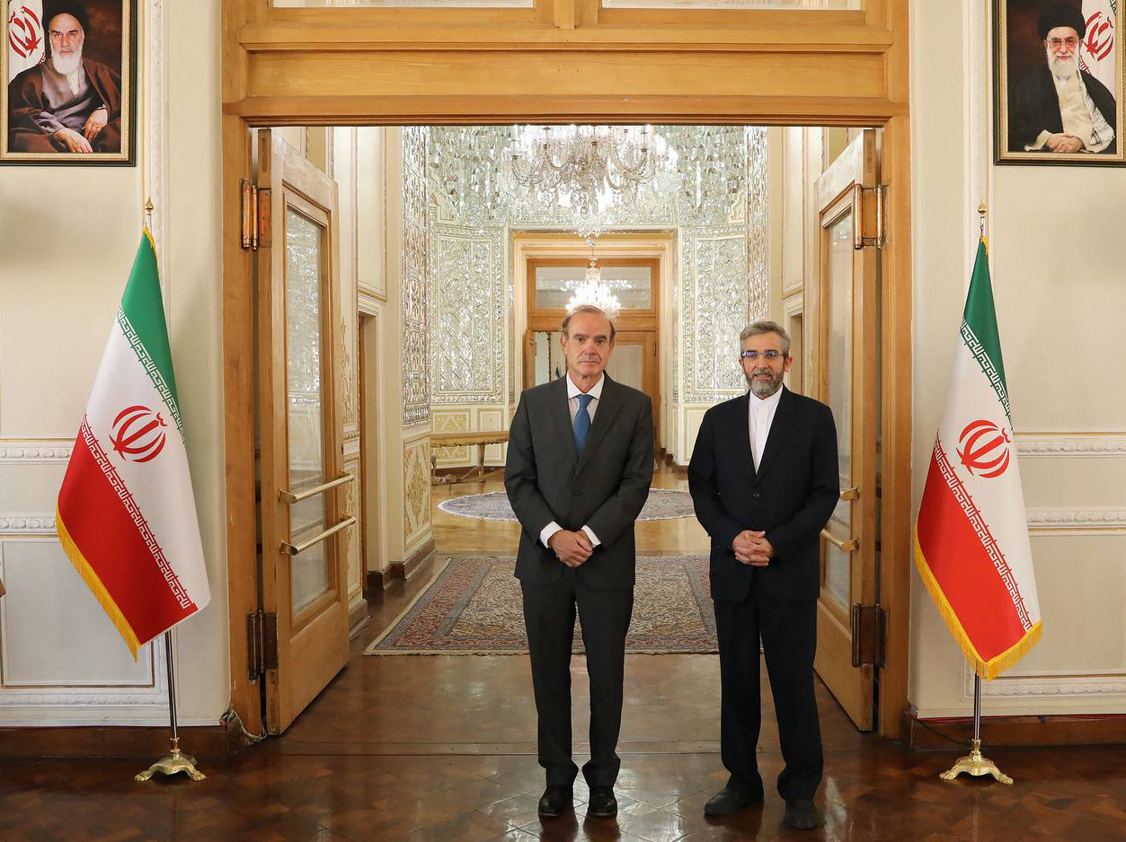 이란 핵합의(JCPOA·포괄적공동행동계획) 복원을 위한 협상이 중단된 지 5개월여 만인 29일(현지시간) 오스트리아 빈에서 재개된다. 엔리케 모라(왼쪽) 유럽연합(EU) 대외관계청(EEAS) 사무차장과 알레 바게리 카니 이란 외무부 차관이 지난달 이란 수도 테헤란에서 만난 모습. [AFP]