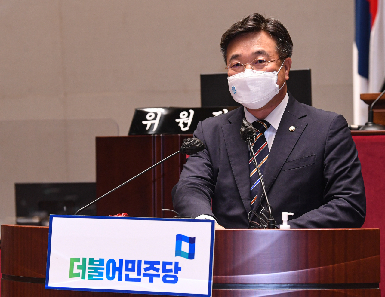 더불어민주당 윤호중 원내대표가 4일 오후 서울 여의도 국회에서 열린 정책의원총회에서 모두발언을 하고 있다. [연합]