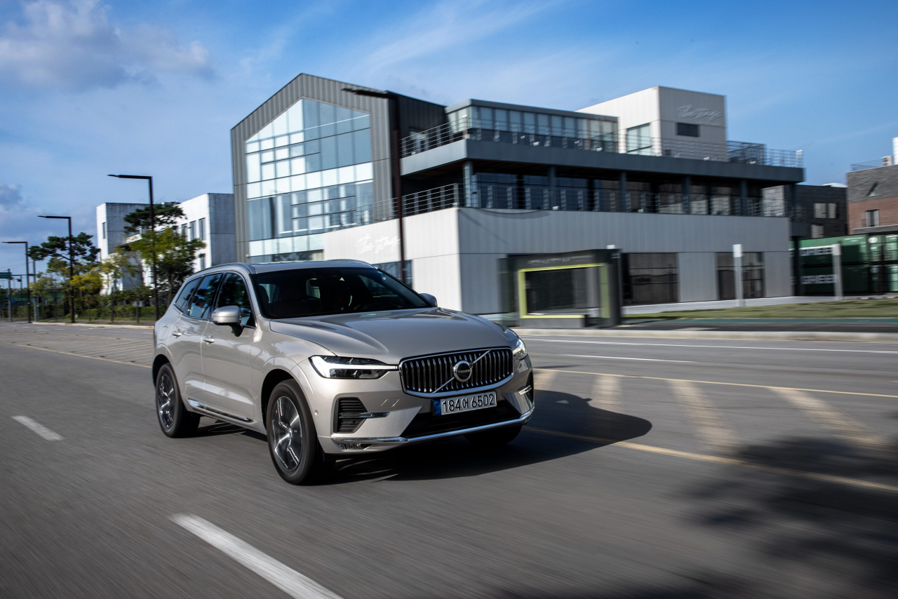 볼보 신형 XC60 B6 주행사진. [볼보자동차 제공]