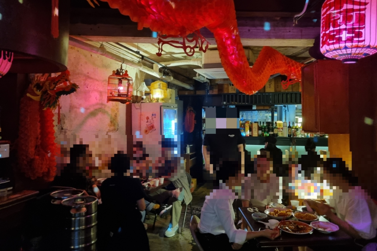 지난 2일 저녁 을지로의 한 술집에 손님들이 가득 차있다. [사진=김민지 기자/jakmeen@]