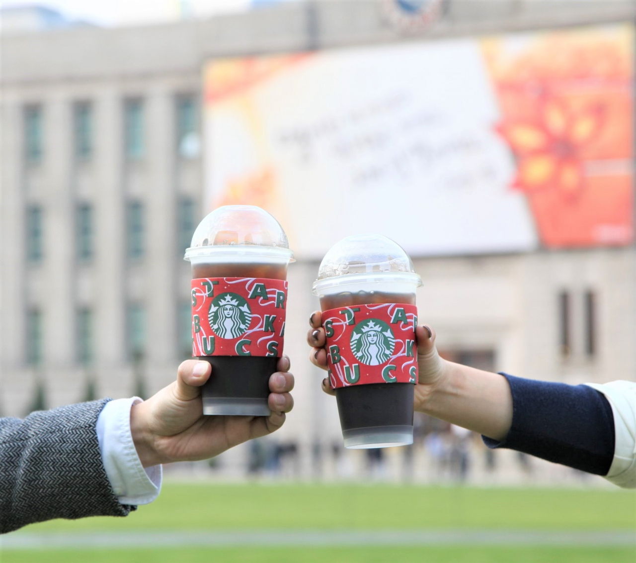 스타벅스는 6일부터 서울 내 12개 매장에서 일회용컵 사용을 금지했다. [스타벅스 제공]