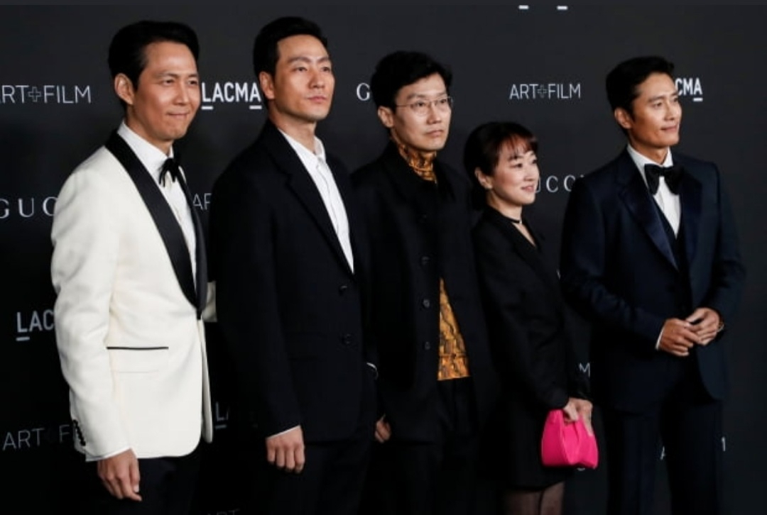 미국 로스앤젤레스 카운티 미술관에서 열린 'LACMA 아트+필름 갈라'에 참석한 '오징어게임 출연진과 감독, 제작사 대표 [로이터]