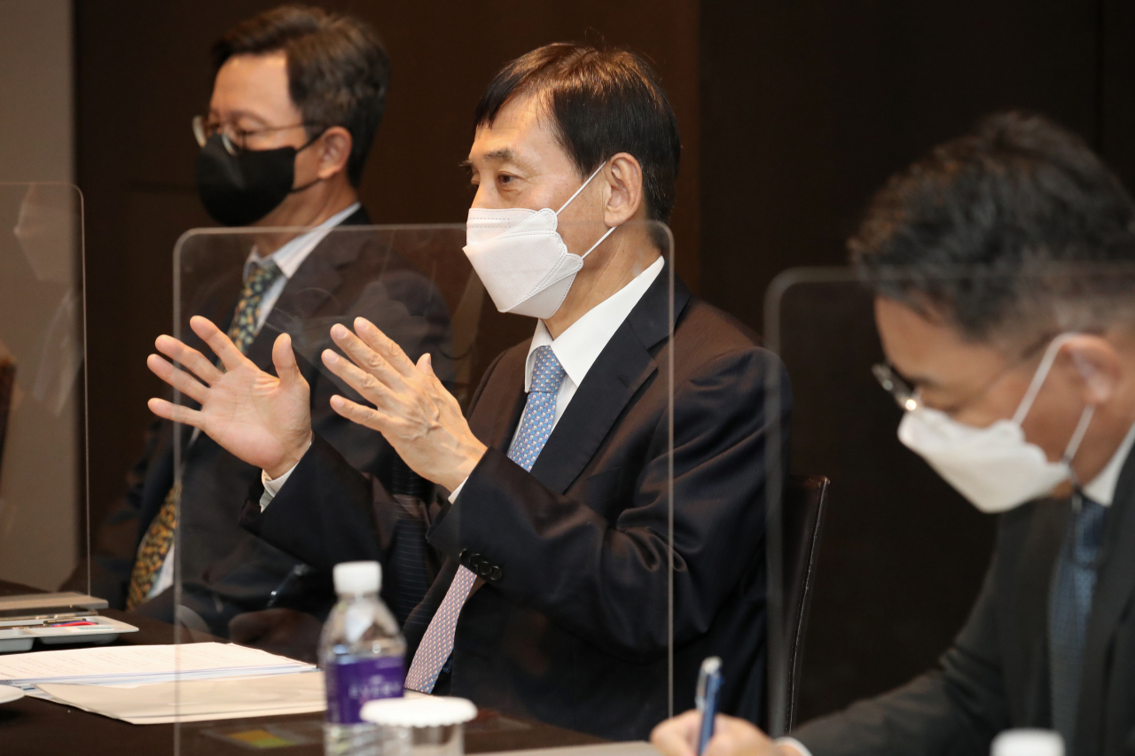 이주열 한국은행 총재가 11일 서울 중구 플라자호텔에서 열린 경제동향간담회에서 국내외 경기상황과 물가흐름에 대해 발언하고 있다. [한은 제공]