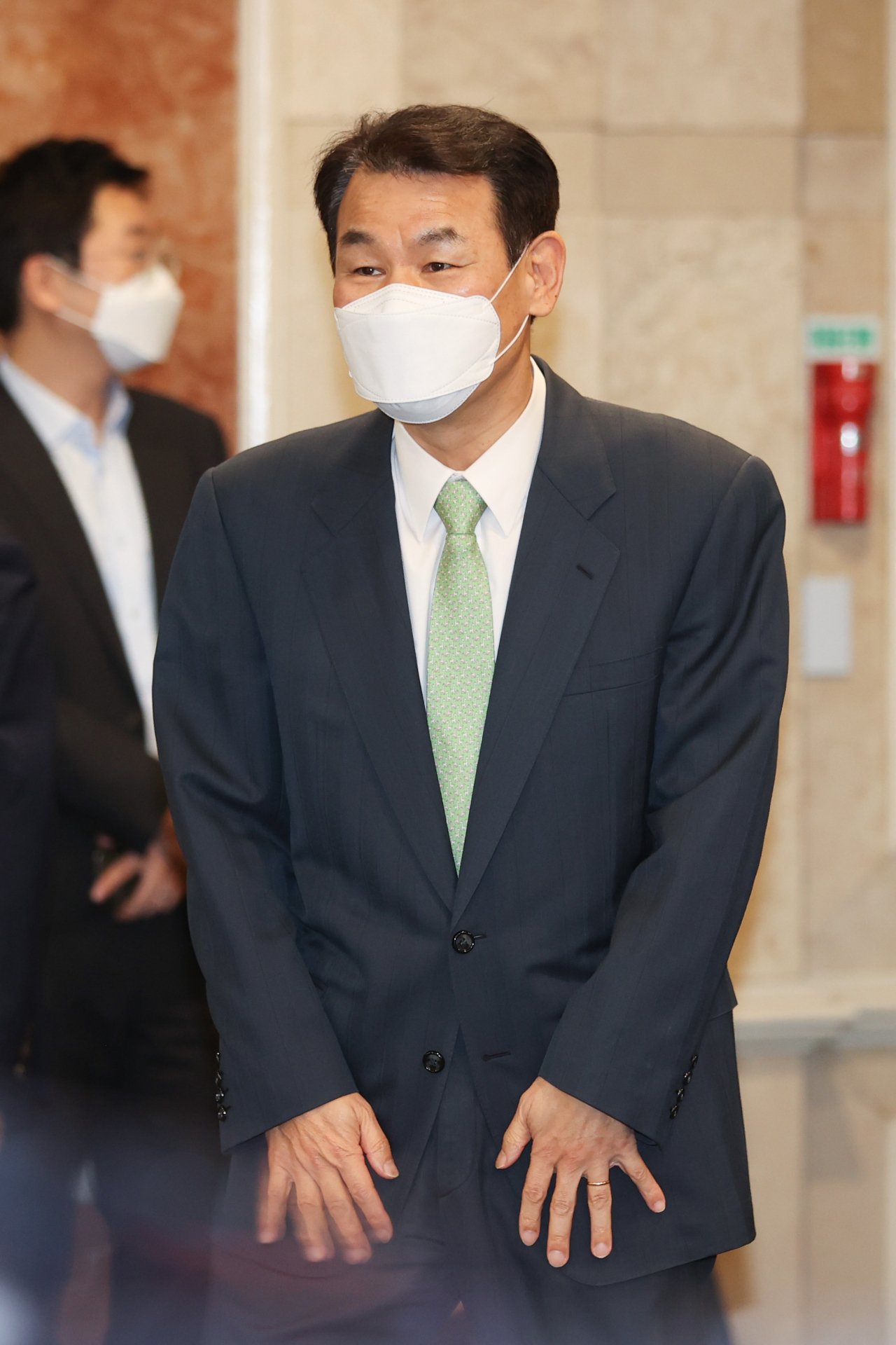 [사진=정은보 금융감독원장이 9일 오전 서울 여의도 켄싱턴호텔에서 열린 시중 은행장과의 간담회에 참석하고 있다.][연합]