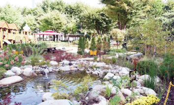 서대문구 생기정원(위쪽 사진), 노원구 상계주공 15단지 휴가든. [서울시 제공]