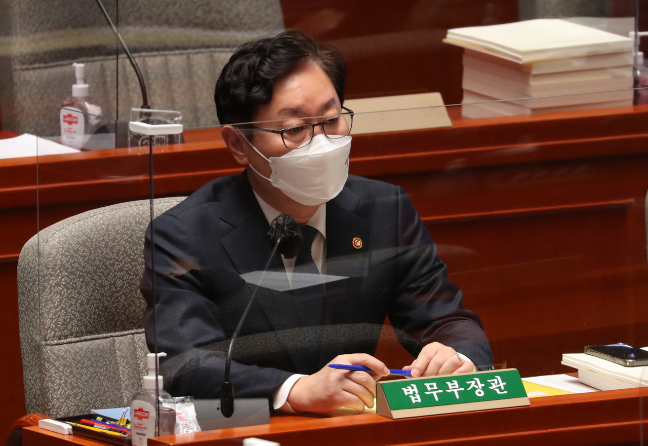 박범계 법무부 장관이 지난 12일 열린 국회 예산결산특별위원회 비경제부처 부별심사에서 의원 질의에 답변하고 있다. [연합]