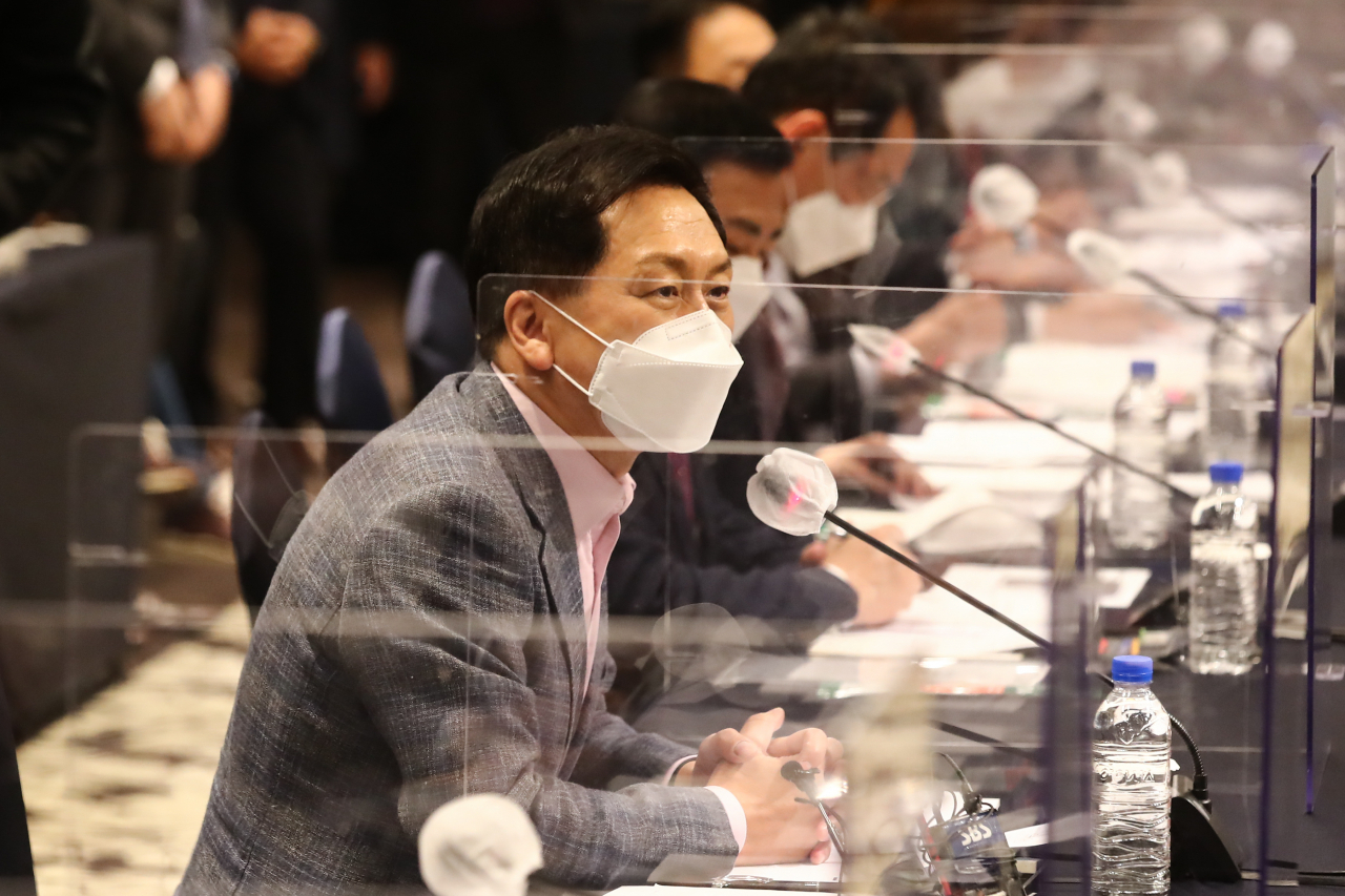 12일 서울 여의도 켄싱턴 호텔에서 열린 ‘부산시-국민의힘 예산정책협의회’에서 김기현 원내대표가 인사말을 하고 있다. 김 원내대표는 2018년 울산시장 선거에서 현 송철호 시장에과 경쟁해 낙선했다. [연합]