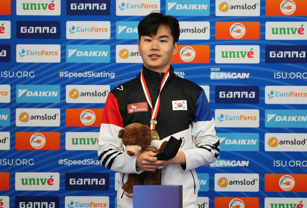 2021~2022 ISU 스피드스케이팅 월드컵 1차대회서 1500m 금메달을 획득한 김민석 [로이터]