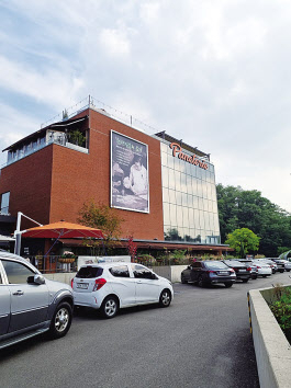 경기도 성남시 파네트리 제과명장 김영모 전경.