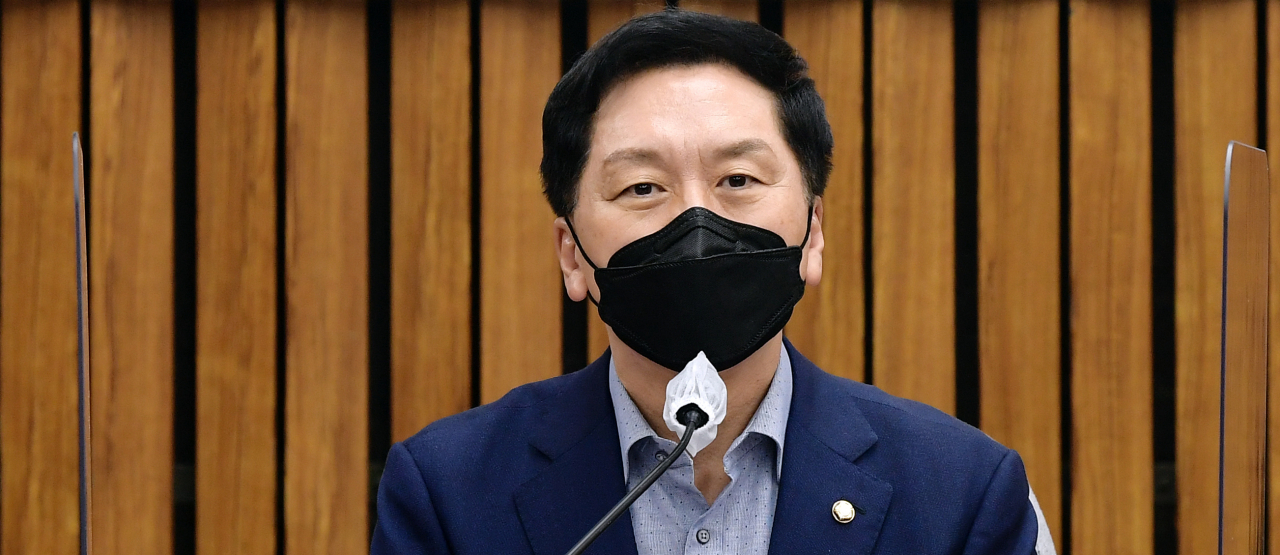 청와대의 울산시장 선거개입 혐의 재판에 김기현 국민의힘 원내대표가 15일 재판시작 22개월만에 법정에 출석했다. 사진은 지난 9일 오전 서울 여의도 국회에서 열린 국민의힘-강원도 예산정책협의회에서 발언하는 김 원내대표.[연합]