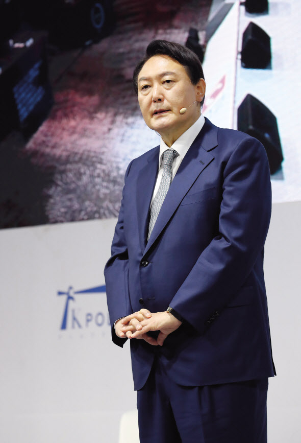 윤석열 국민의힘 대선 후보가 22일 서울 광진구 그랜드워커힐서울에서 열린 TV조선 글로벌리더스포럼2021에서 국가 미래 비전을 발표하고 있다. [연합]
