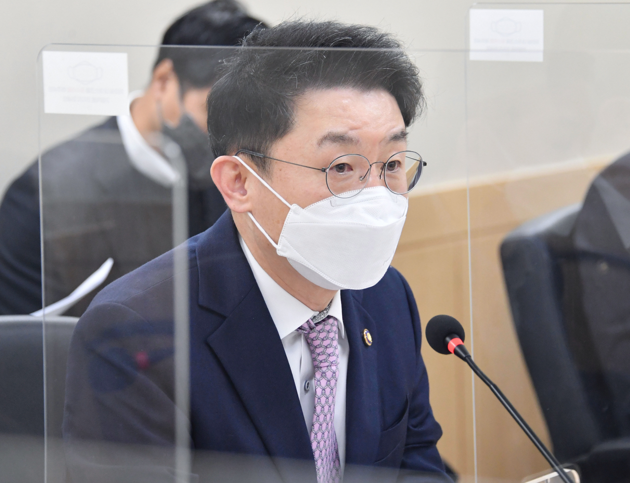 이억원 기획재정부 차관이 22일 정부서울청사에서 열린 '제14차 요소수 수급 관련 범부처 합동 대응 회의'를 주재하고 있다. [기획재정부 제공. 재판매 및 DB 금지] 연합뉴스