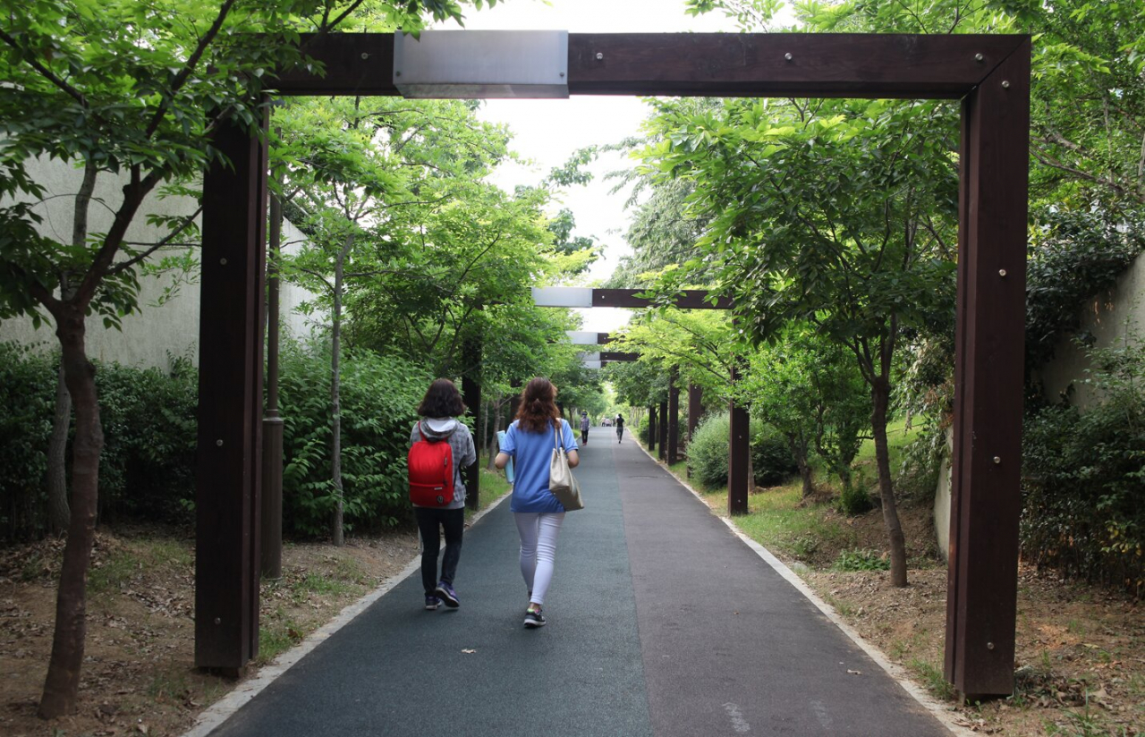 [예향 광주①] 무등산 옆 동리단길, 휴머니즘 품은 예술 [함영훈의 멋·맛·쉼]