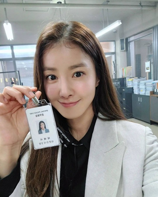 배우 이시영이 최근 자신의 인스타그램에 HBO맥스(HBO max)와 협업한 드라마 ‘멘탈리스트’ 촬영 사진을 공개하며, HBO max 한국 진출을 암시했다. [이시영 인스타그램]