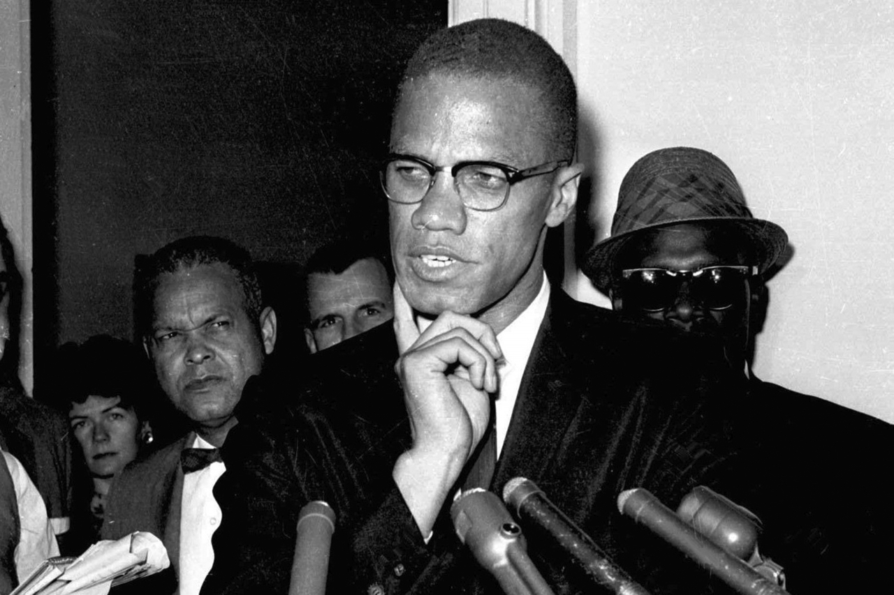 미국의 대표적인 흑인운동 지도자 맬컴 X가 1963년 워싱턴 D.C.에서 연설하는 모습. [AP]