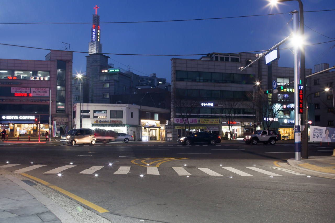 동작구 지능형 횡단보도의 모습. [동작구 제공]