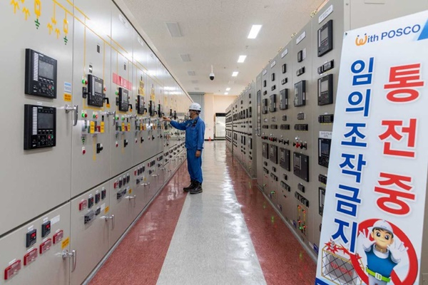 광양제철소 수전변전소 내부.