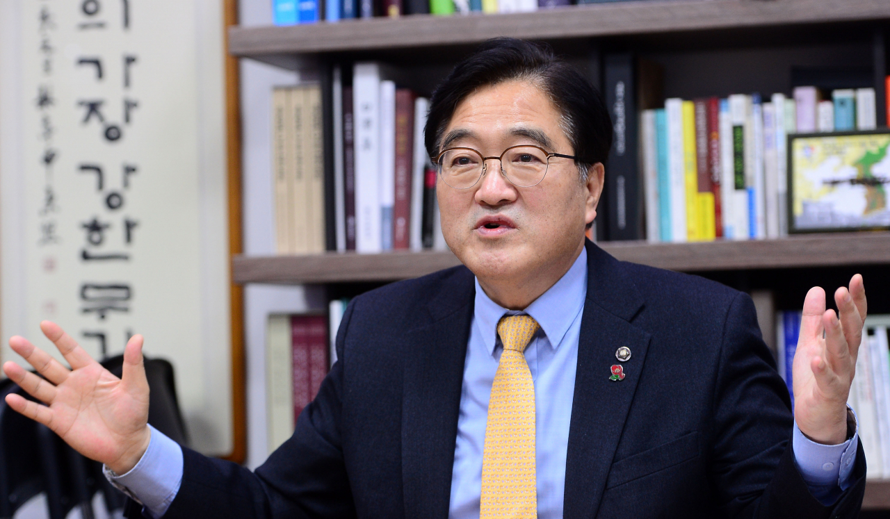 지난 11월 25일 오후 서울 여의도 국회 의원회관에서 우원식 더불어민주당 국회의원이 본지와 인터뷰를 하고 있다. 이상섭 기자