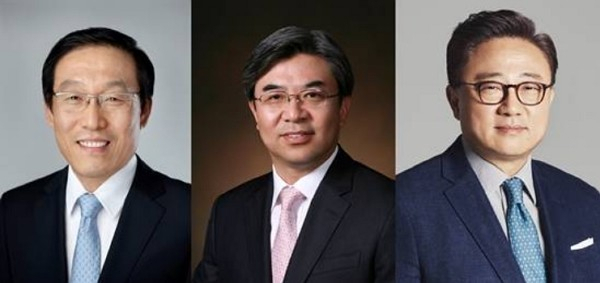 (왼쪽부터)김기남 삼성전자 부회장, 김현석 사장, 고동진 사장. [삼성전자 제공]