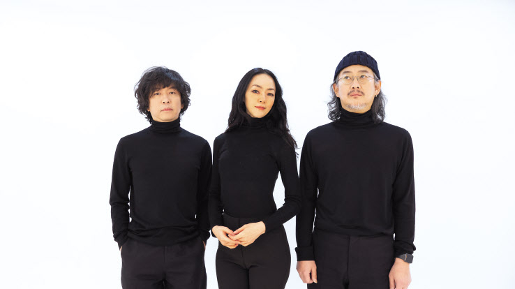 최근 정규 11집 앨범을 발매한 밴드 자우림. 사진 왼쪽부터 김진만, 김윤아, 이선규 [인터파크엔터테인먼트 제공]