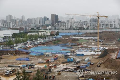 서울 강동구 둔촌주공아파트 재건축 공사 현장. [연합]