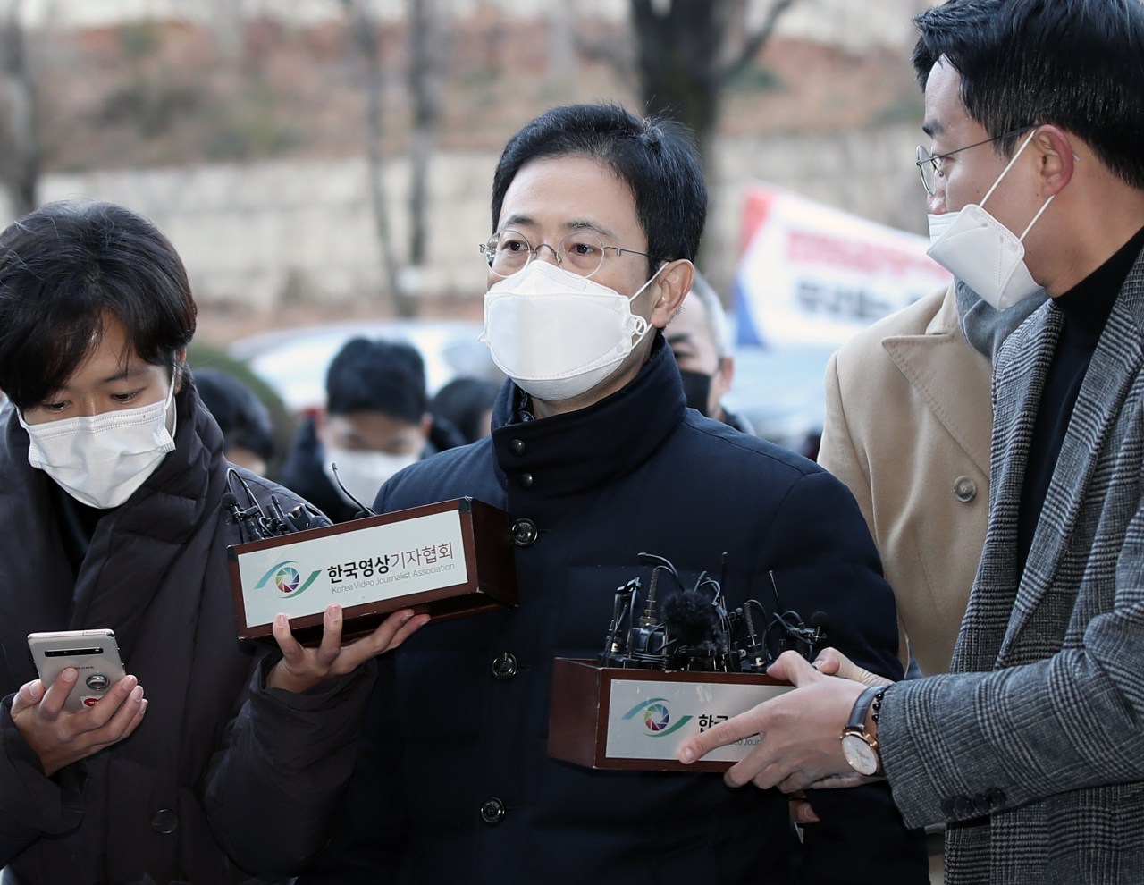 고발 사주 의혹의 핵심 피의자인 손준성 대구고검 인권보호관이 지난 2일 오전 영장실질심사를 받기 위해 서울 서초구 서울중앙지법에 출석하고 있다. [연합]