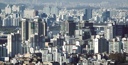서울 중구 남산에서 바라본 서울 서부권 일대. [연합]