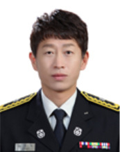 ‘충전형 마취총 발사체’로 경찰청 등이 주최한 ‘2021 국민안전 발명챌린지’에서 대상인 국회의장상을 수상한 경기 이천소방서의 정희수 소방위 [경찰청 제공]