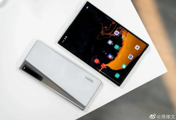중국 메이저 스마트폰업체 오포(OPPO)의 첫 폴더블 스마트폰으로 추정되는 제품. [중국]