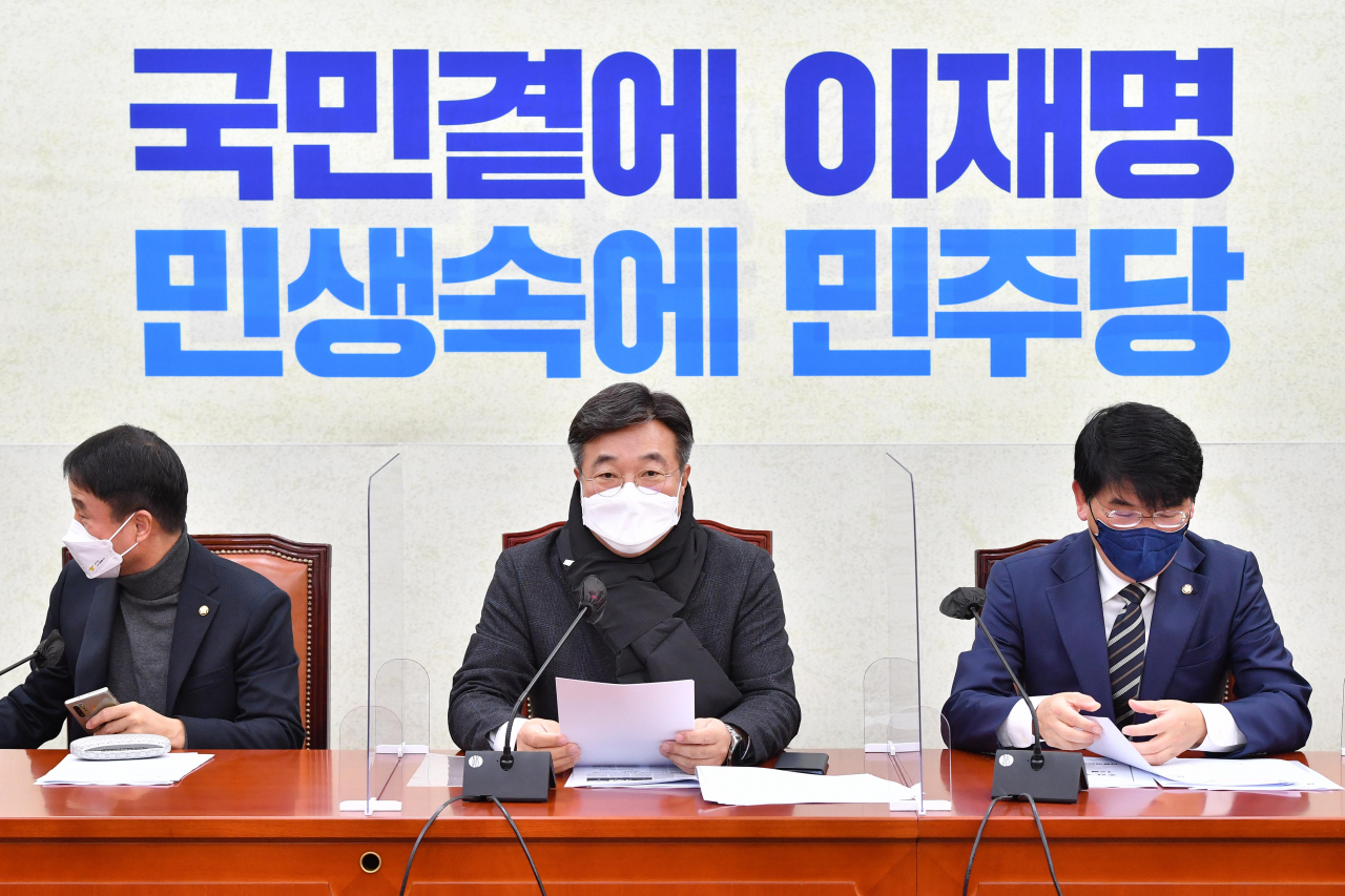 더불어민주당 윤호중 원내대표가 7일 오전 국회에서 열린 원내책회의에서 발언하고 있다. 연합뉴스