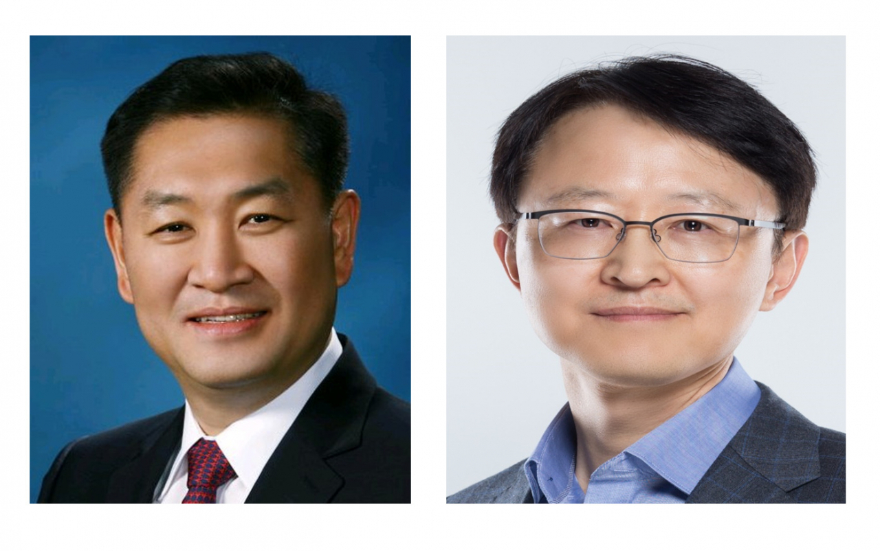 한종희 삼성전자 세트 부문장 부회장(왼쪽)과 경계현 삼성전자 DS부문장 사장[삼성전자 제공]