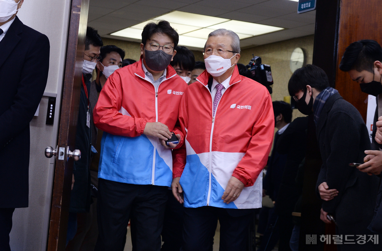 [이상섭의 포토가게] ‘추경은 정부에…방역은 과학적으로…’