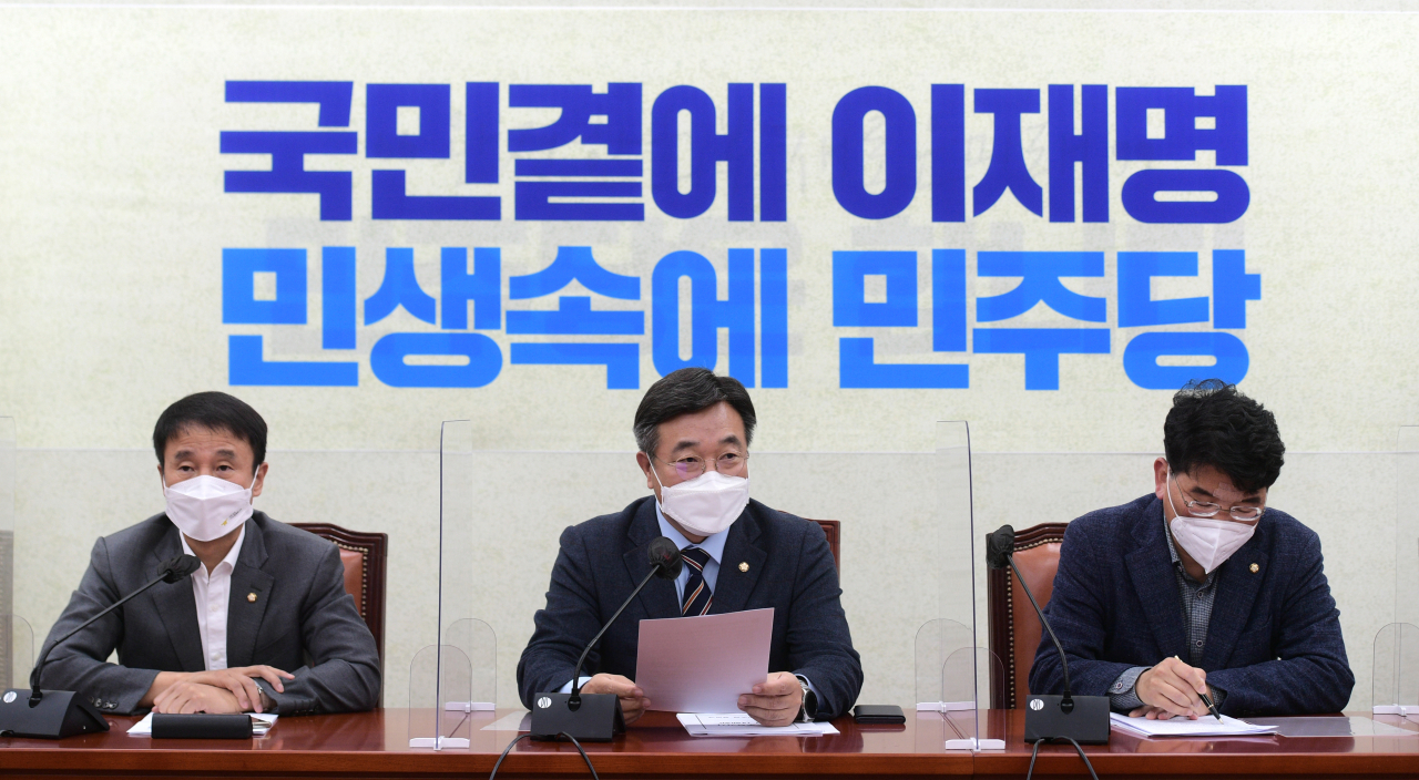 더불어민주당 윤호중 원내대표가 지난달 14일 오전 국회에서 열린 원내대책회의에서 발언하고 있다.[연합]