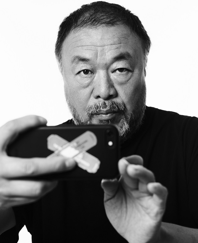 중국 출신의 반(反) 체제 미술가인 아이 웨이웨이의 작품엔 지나온 역사와 지금 이 시대가 담겼다. 동시대를 살아가는 세계 시민으로서 추구하는 인간의 존엄이 실어 행동하고, 저항하고, 표현한다. [아이 웨이웨이 스튜디오(Ai Weiwei Studio), 국립현대미술관 제공]