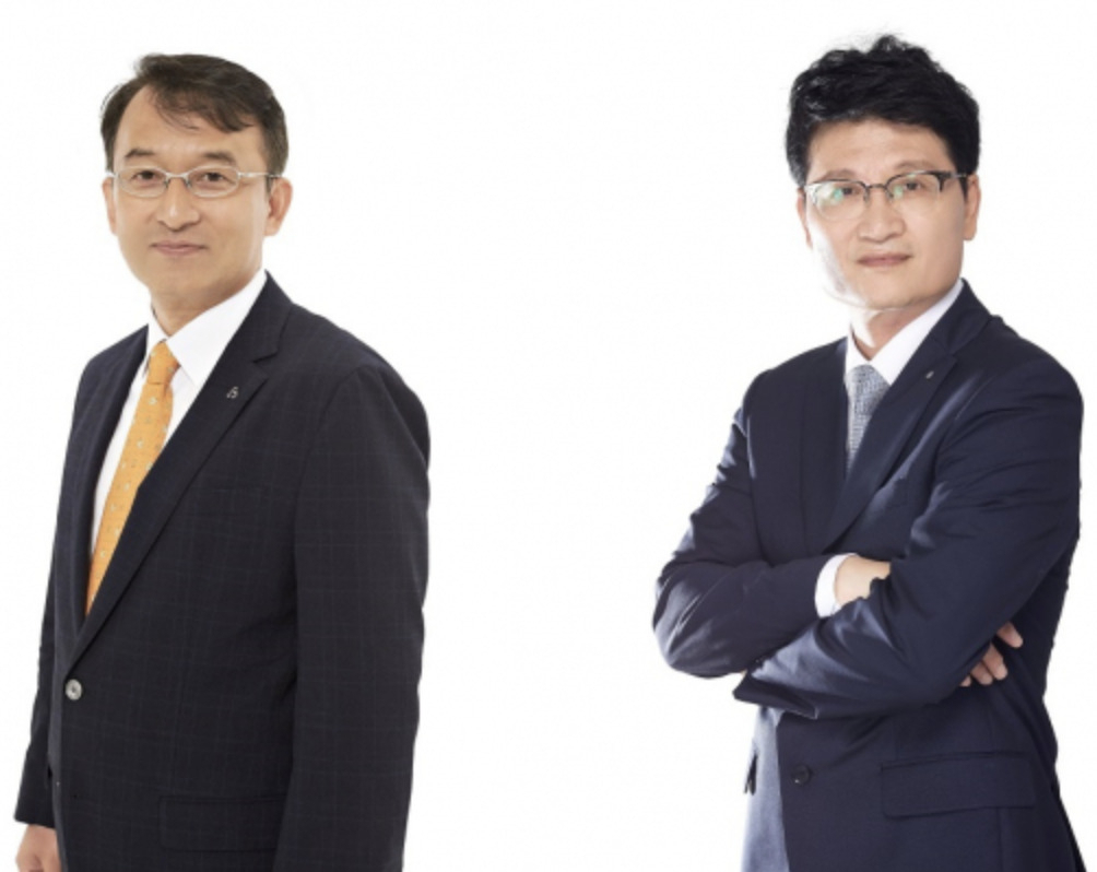 박종만 아모레퍼시픽 신임 부사장(왼쪽)과 이동순 아모레퍼시픽 신임 부사장 [아모레퍼시픽]