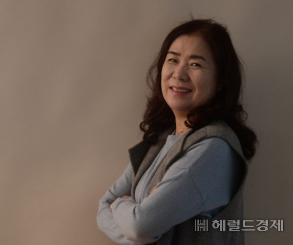 배정원 교수가 지난 10일 서울 종로구의 사무실에서 본지와 인터뷰를 가지고 있다. 박해묵 기자