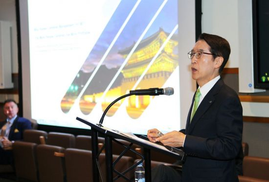 신창재 회장