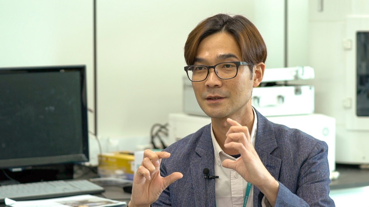 황성연 한국화학연구원 바이오화학소재연구단장은 최근 헤럴드경제와의 인터뷰에서 “어쩔 수 없이 써야 하는 제품이라면, 분해되는 대체 소재를 써서 플라스틱 양을 줄여야 한다”고 강조했다. [사진=안경찬 PD·이건욱 PD, 시너지영상팀]