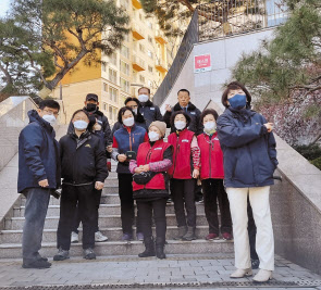 서울시 마포구 마포센트럴아이파크 근로자들 모습. [마포센트럴아이파크 입주자대표회 제공]